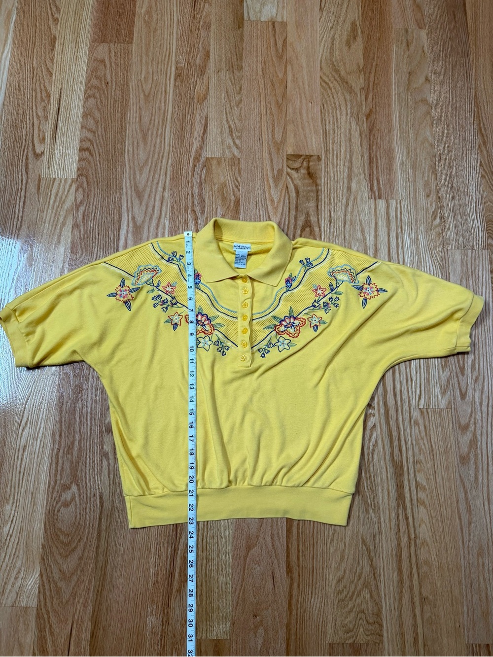 Vintage Napa Valley Women’s Polo Flower Embroidered Size Medium - Picture 3 of 6